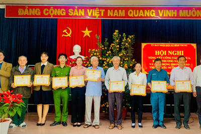 Bình Trung tổ chức Hội nghị tổng kết công tác phong trào thi đua khen thưởng năm 2024 và phát động phong trào thi đua yêu nước năm 2025